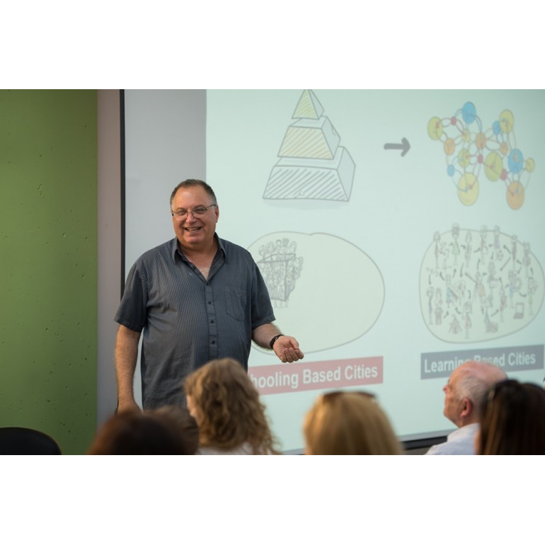 "Дети учатся не предавать себя". Как работают демократические школы 