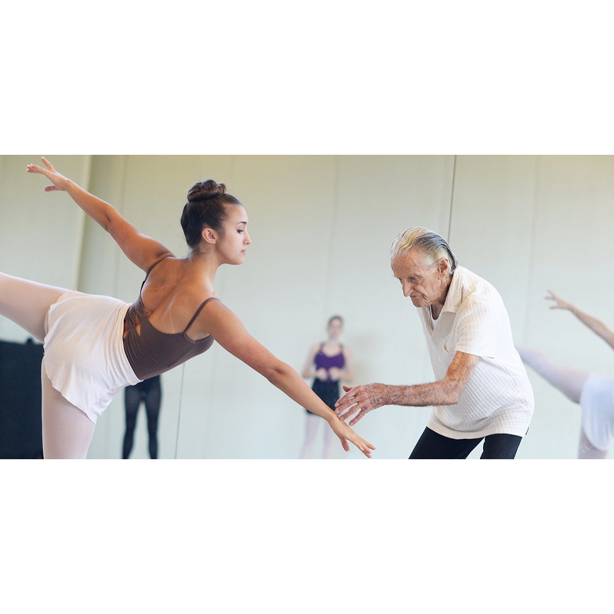 Генри Дантону 100 лет. Он до сих пор преподаёт и учит детей балету