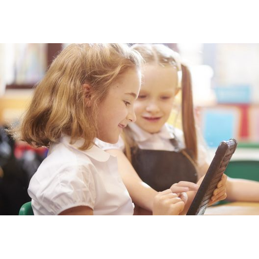 5 трендов: Как технологии повлияют на школьное образование Рассказывает руководитель образовательных программ Apple в СНГ, Украине и Грузии Юлия Андреева