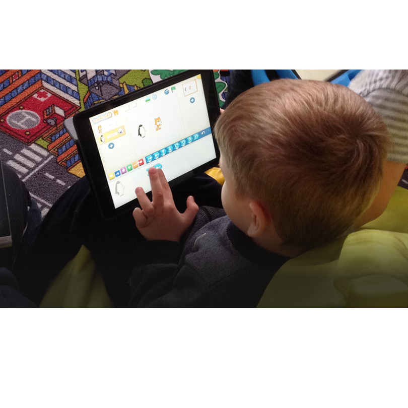Навчіть дитину створювати власні ігри, а не просто грати у чужі на планшеті