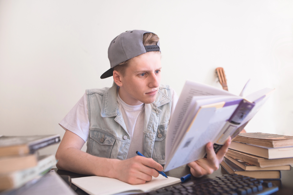 5 книжок для підлітків на літо: про вибір, відповідальність і дорослішання